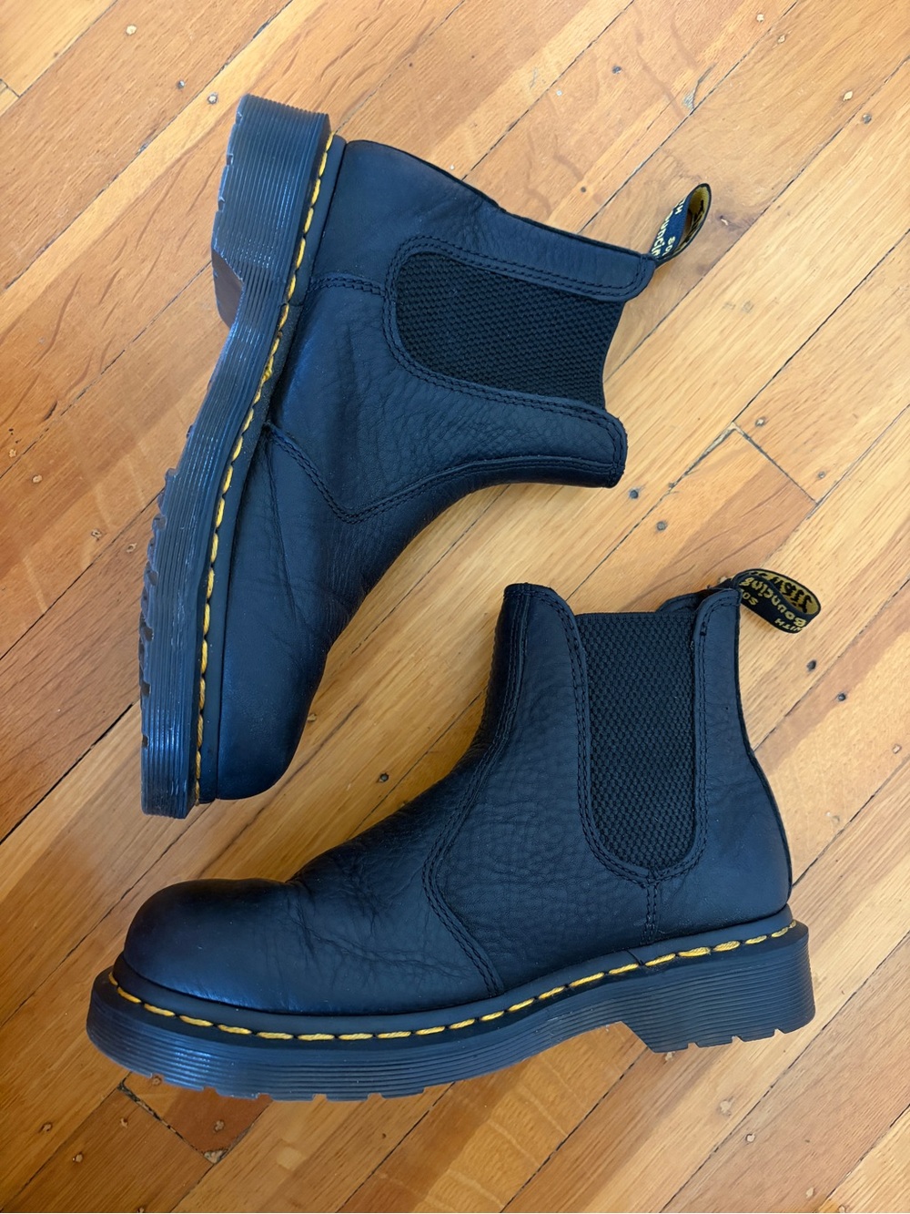Dr. Doc Martens Ambassador Leather Chelsea Boots 6 5 37 black textured Air Ware